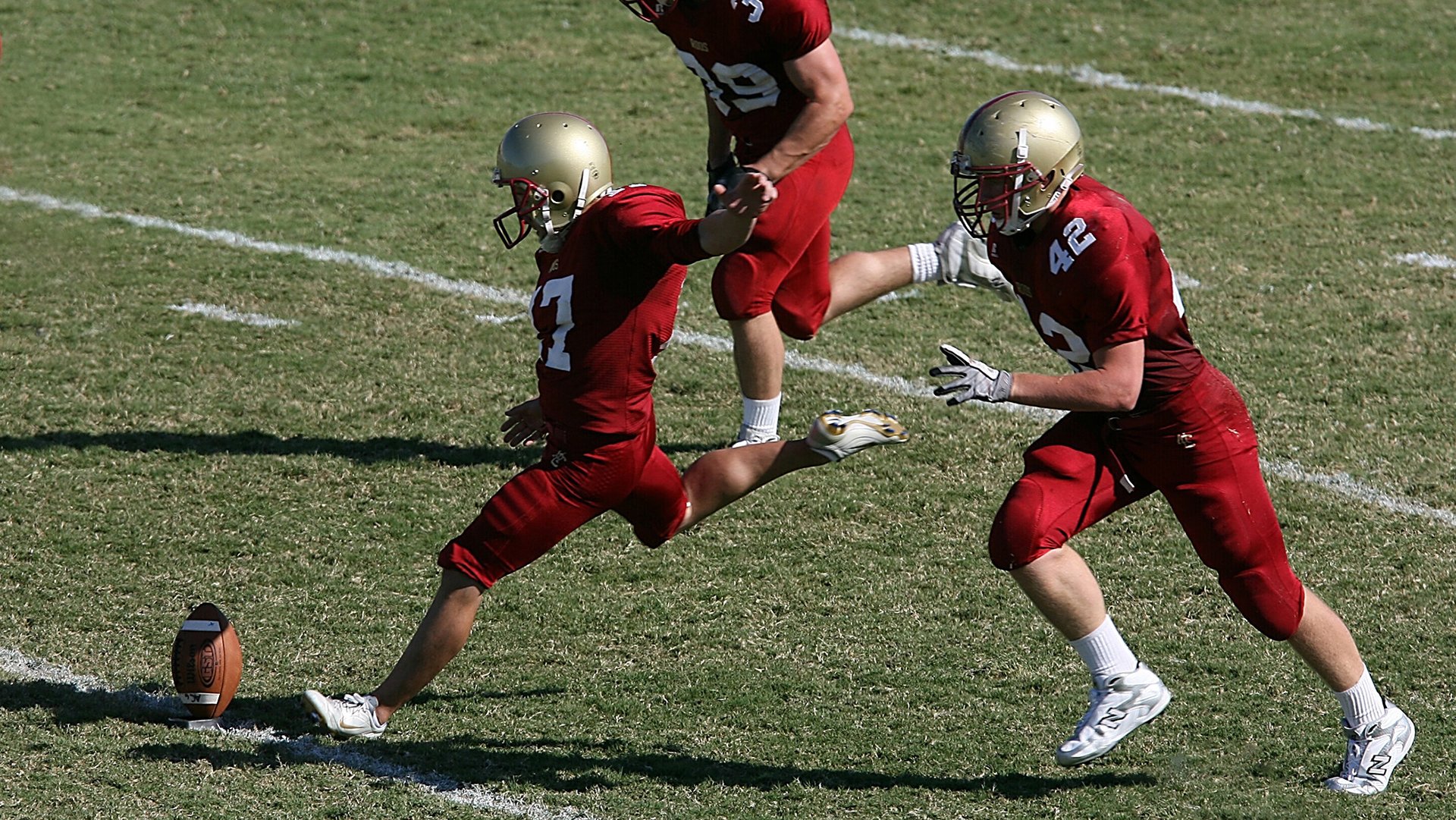 开云体育APP下载-男子橄榄球稳健 女子势头迅猛，男子橄榄球比赛